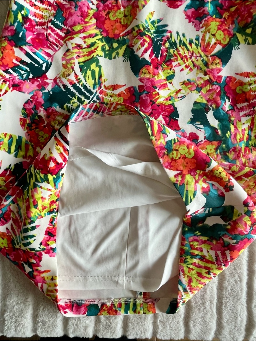 GUESS Tropical Floral Cross-Back Bodycon Dress V-Neck US 10 ✨EUC - Picture 13 of 16